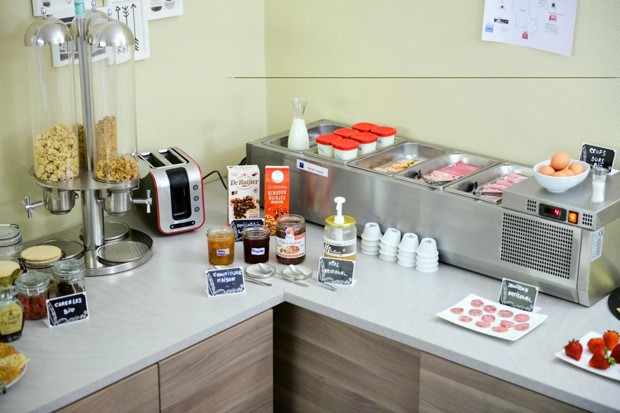 Hotel Astoria Saint-Etienne  Zewnętrze zdjęcie